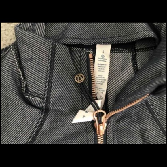 New NWOT Lululemon blue Japanese design inspo graphic ltd edit Define Jackrt 2 4 - Picture 3 of 4